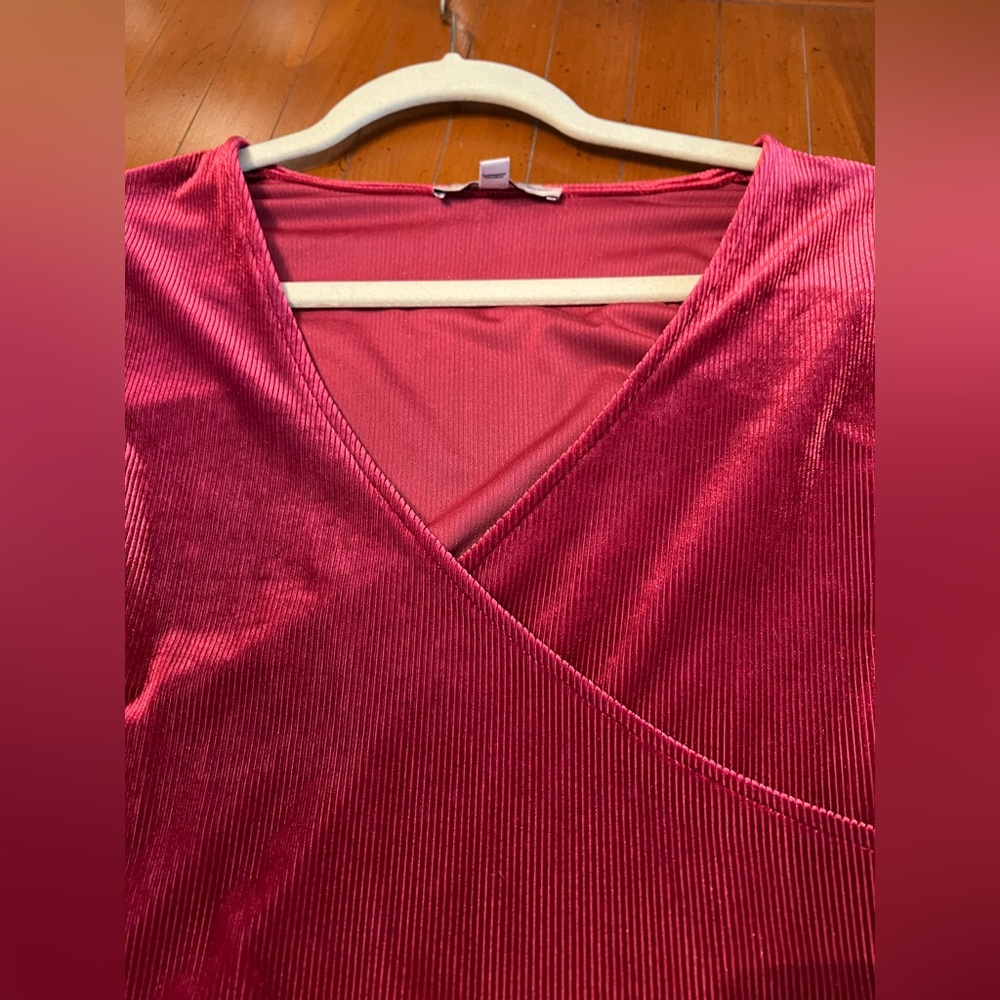 Express One Eleven Maroon Ribbed Top - Picture 4 of 4